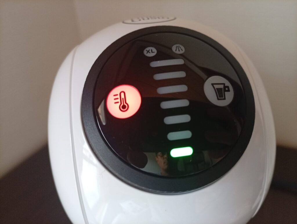 ドルチェグスト ジェニオ エス ベーシックで高温側を確認するときの赤い温度表示
